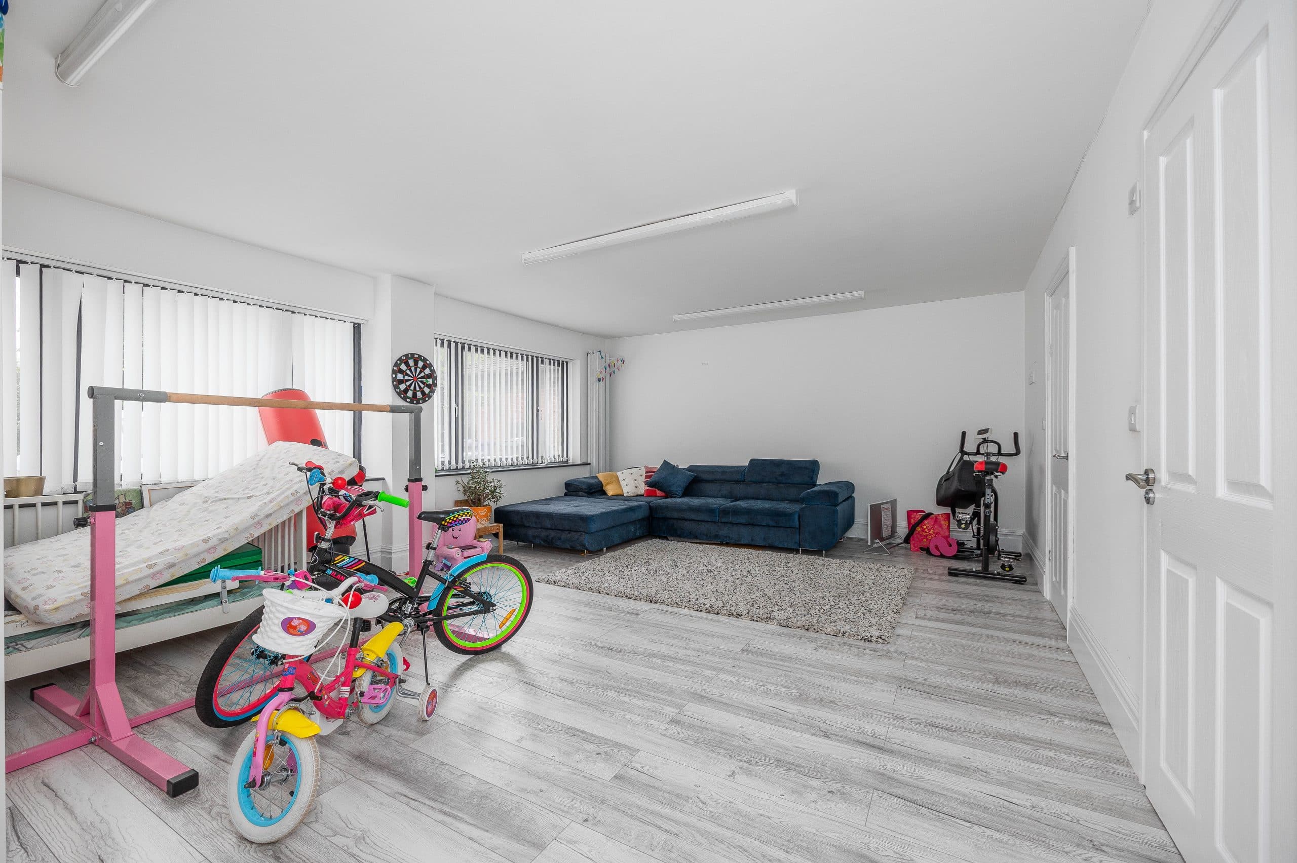 Yew Tree Lane, Wolverhampton, WV6