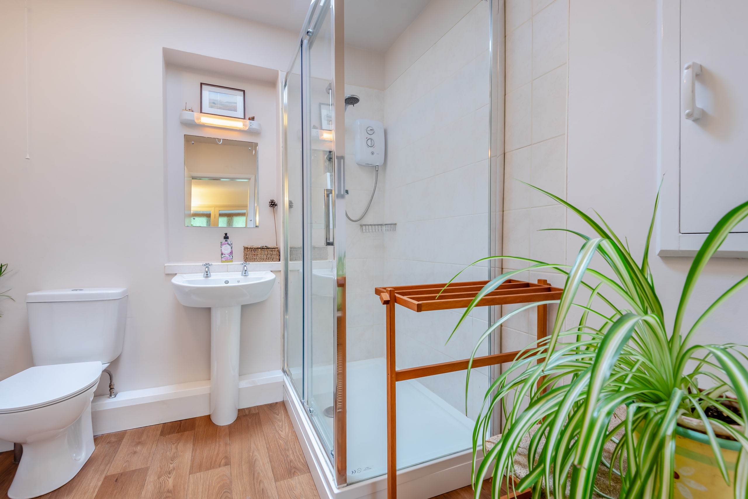 Lloyd Road, Stockwell End, WV6