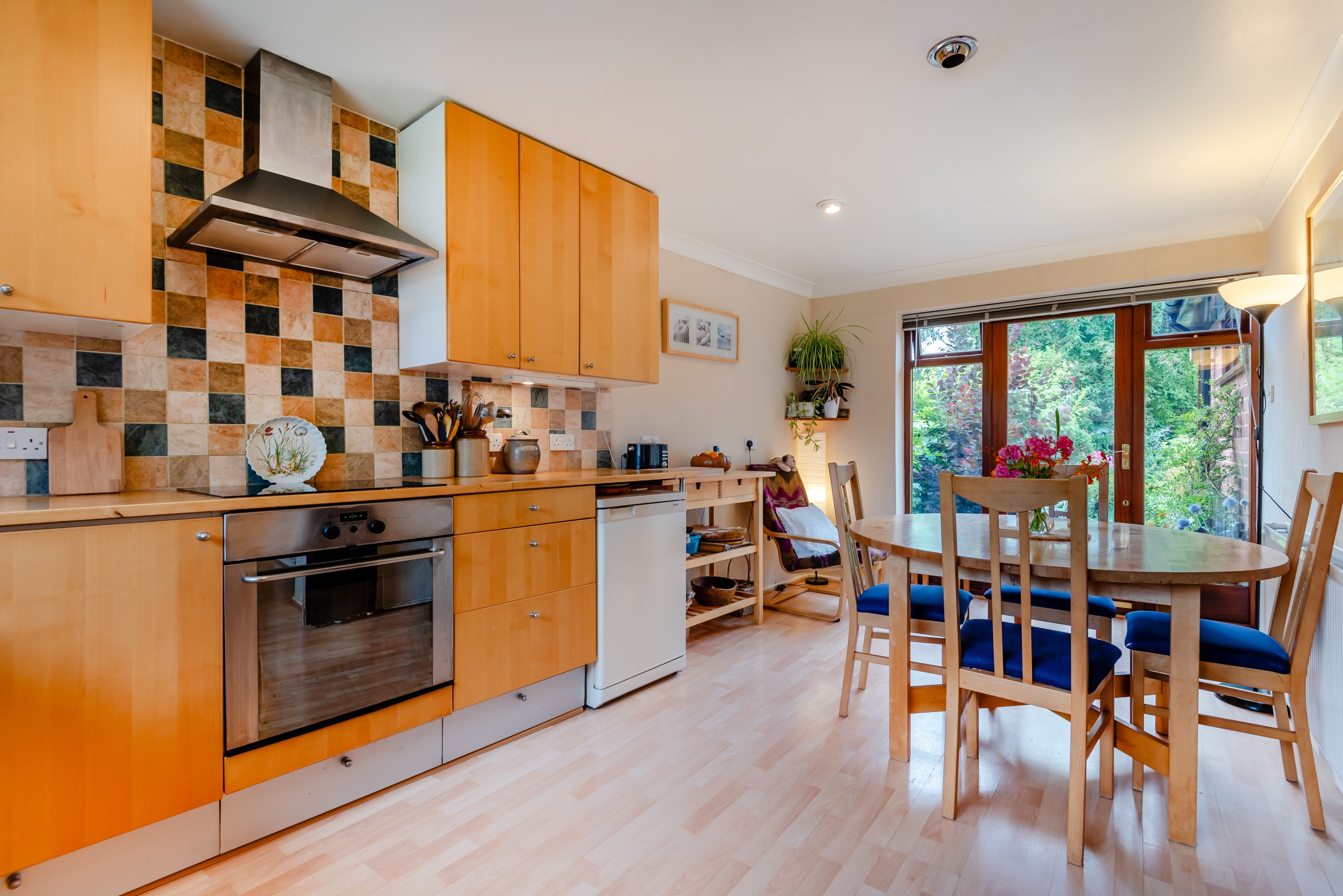 Lloyd Road, Stockwell End, WV6