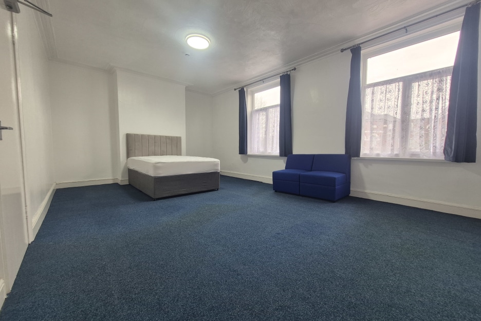 Tettenhall Road, Wolverhampton, WV3