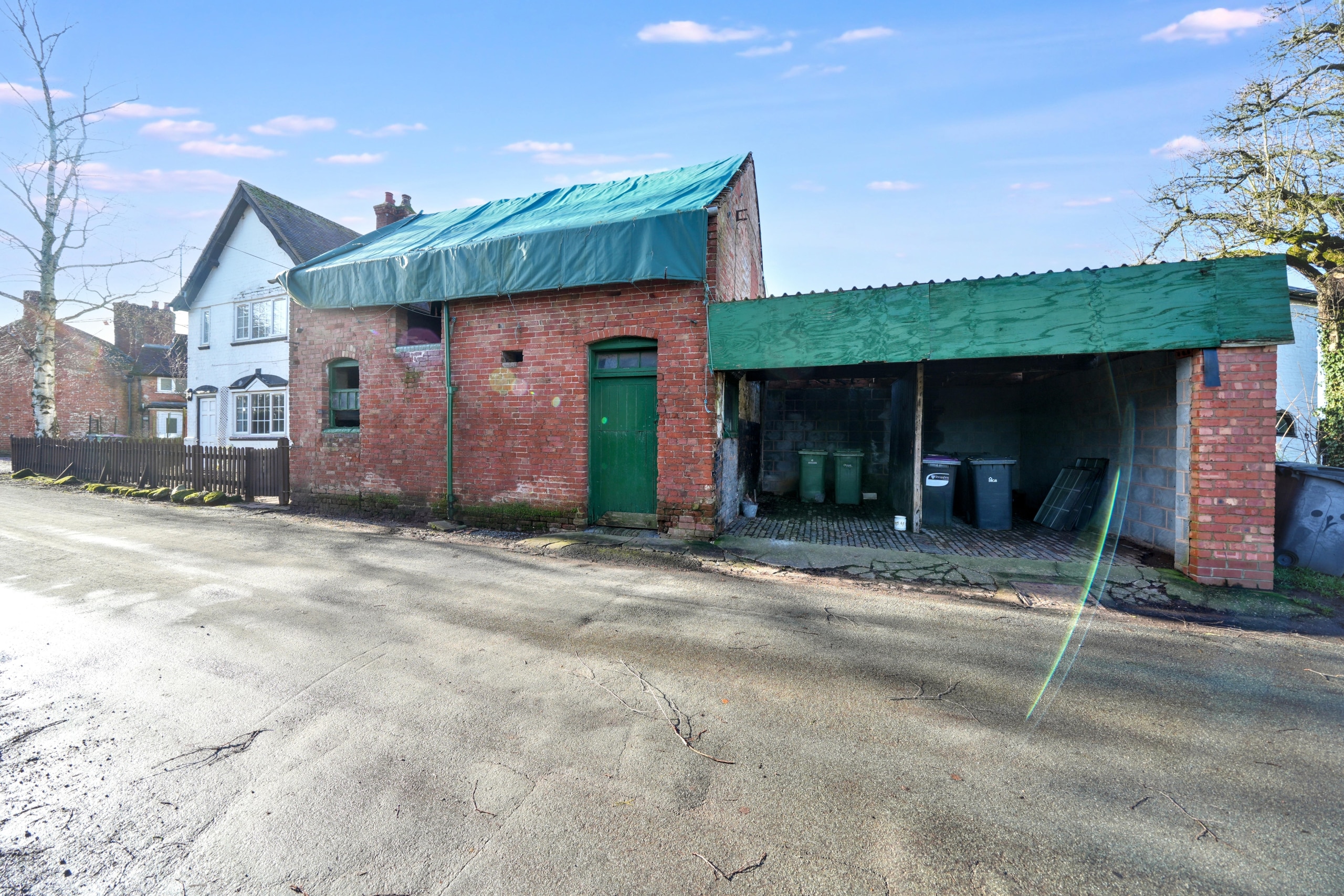 Kennels Lane, Albrighton, WV7