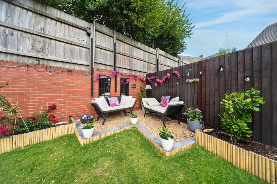 Larch Grove, Shifnal, TF11