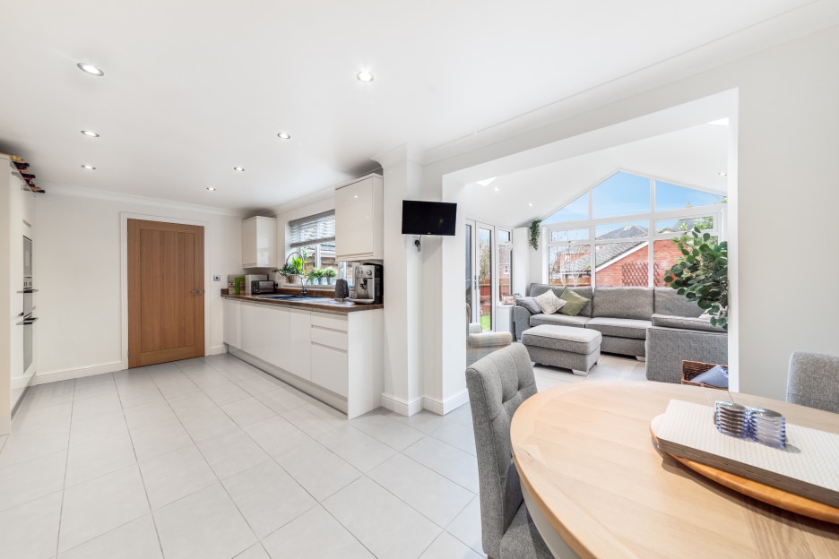 Holendene Way, Wombourne, WV5