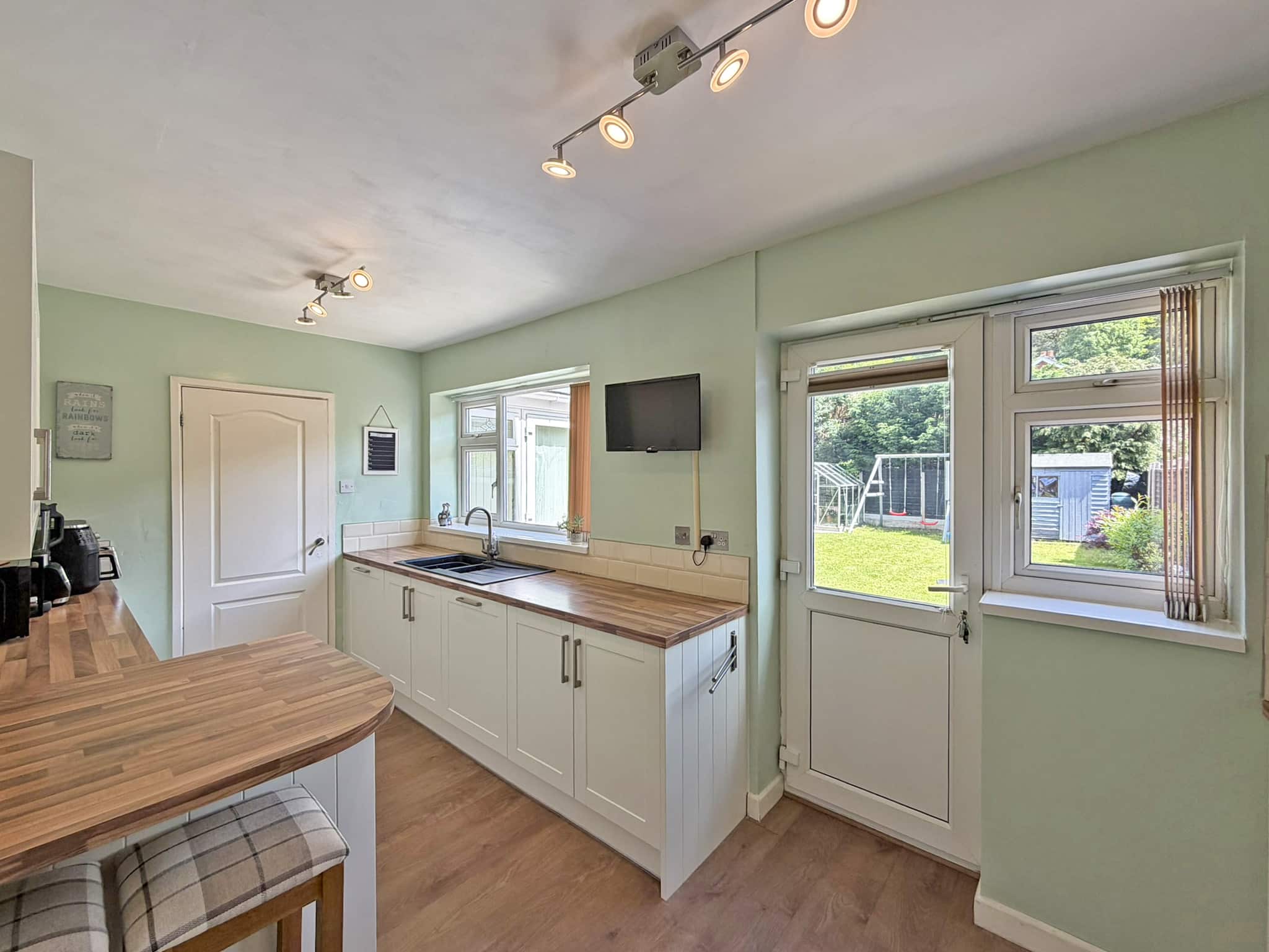 Chequers Avenue, Wombourne, WV5
