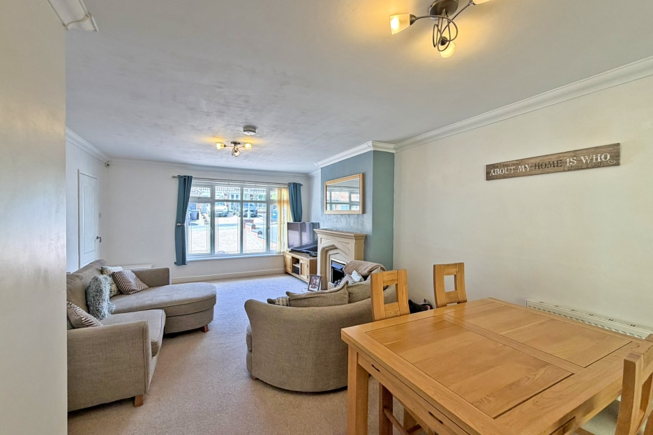 Chequers Avenue, Wombourne, WV5