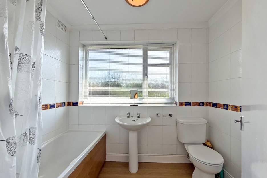Sunridge Avenue, Wombourne, WV5