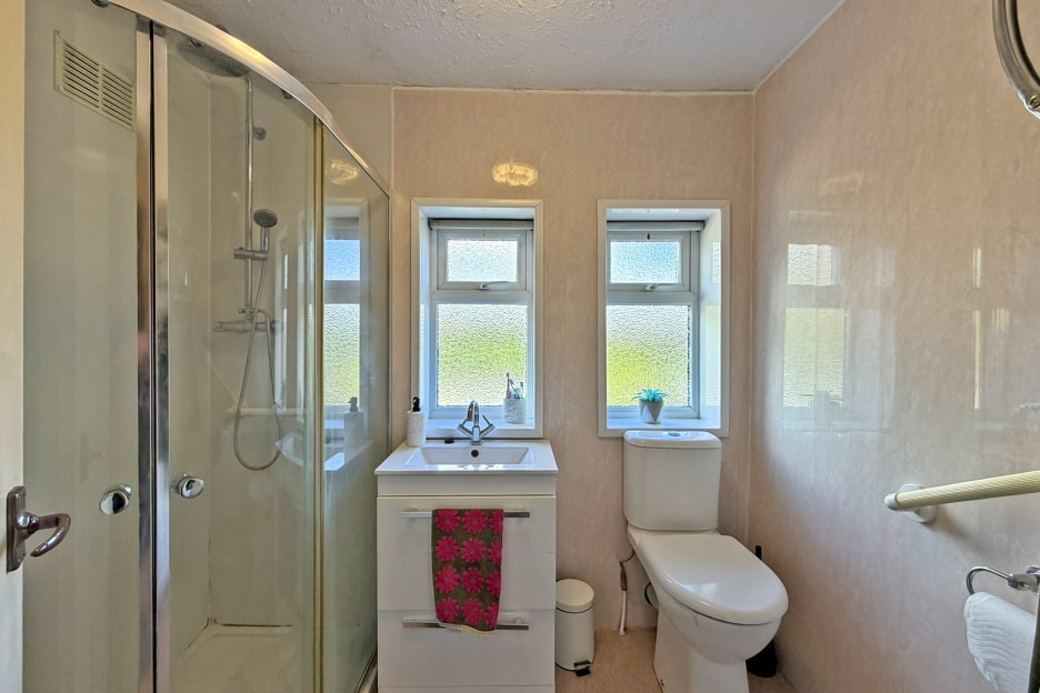 Dickinson Road, Wombourne, WV5