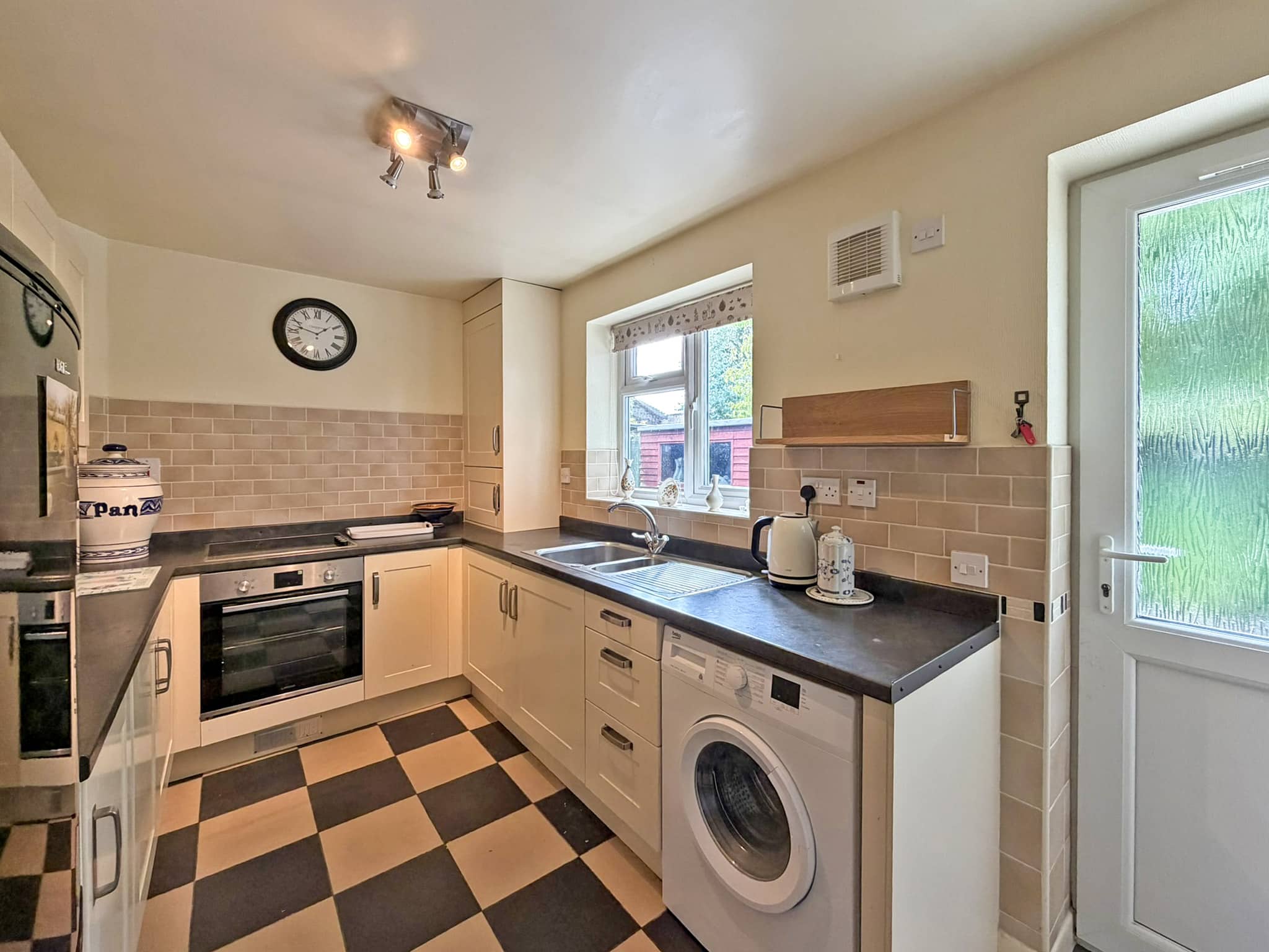 Bridgnorth Avenue, Wombourne, WV5