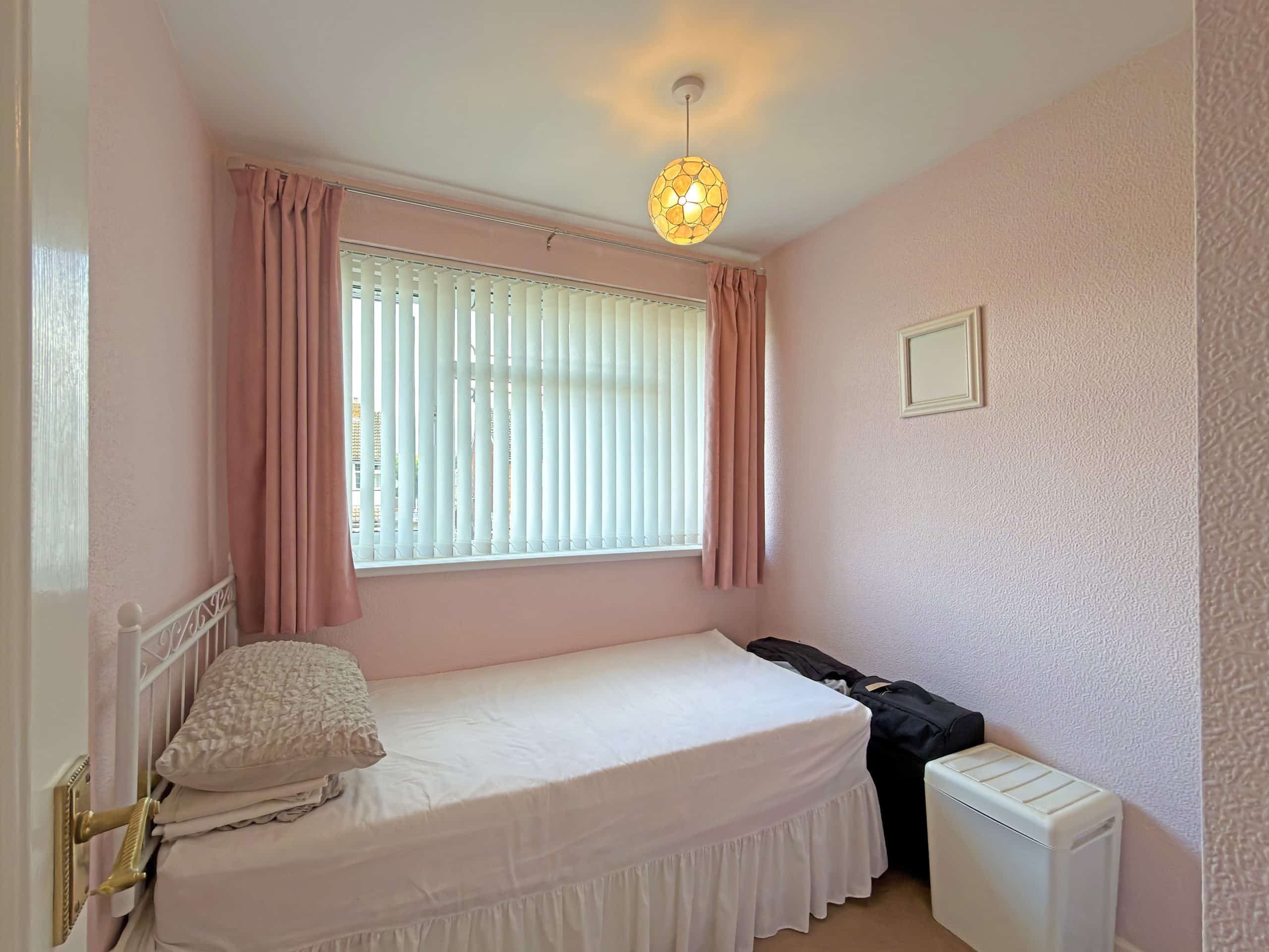 Park Avenue, Wombourne, WV5