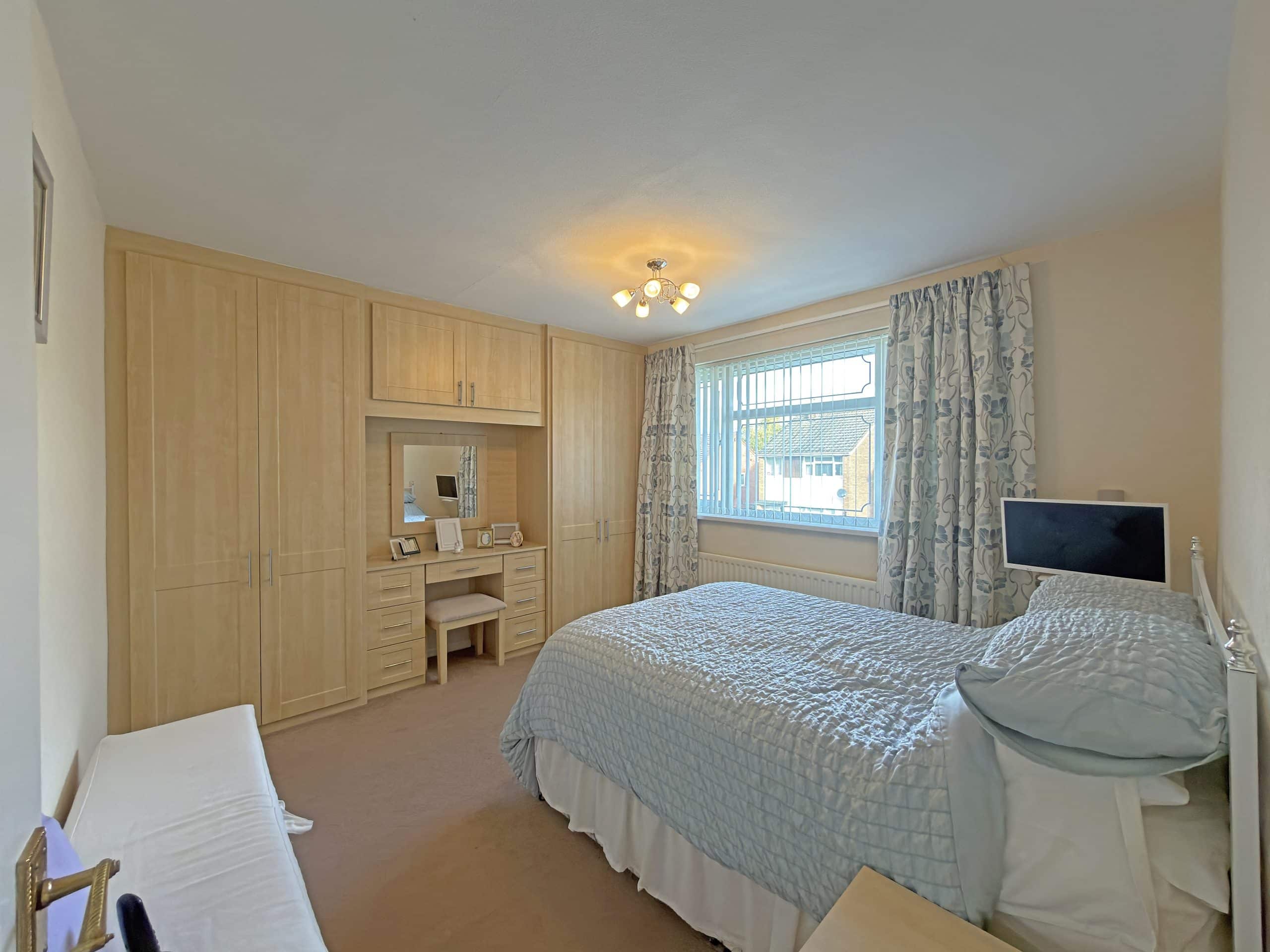 Park Avenue, Wombourne, WV5
