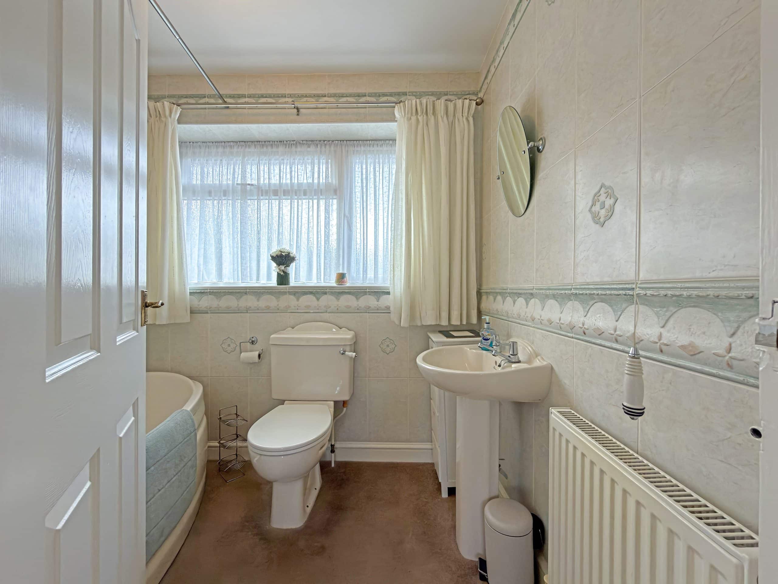 Park Avenue, Wombourne, WV5