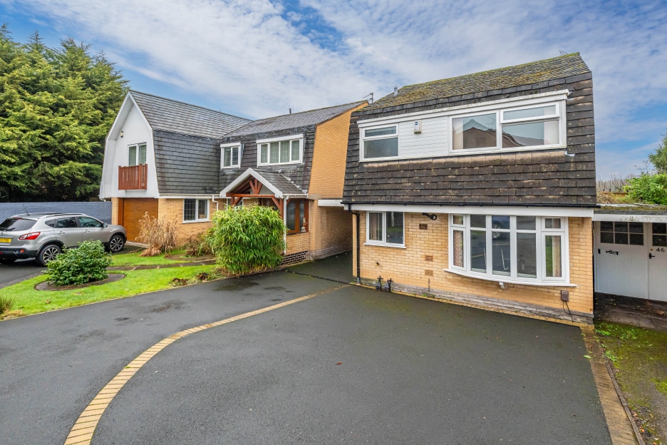 Cherrington Gardens, Compton, WV6