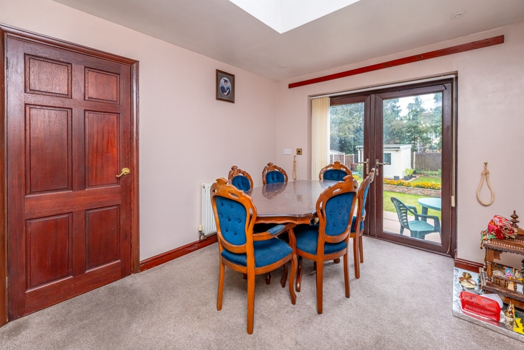 Regent Road, Penn, WV4