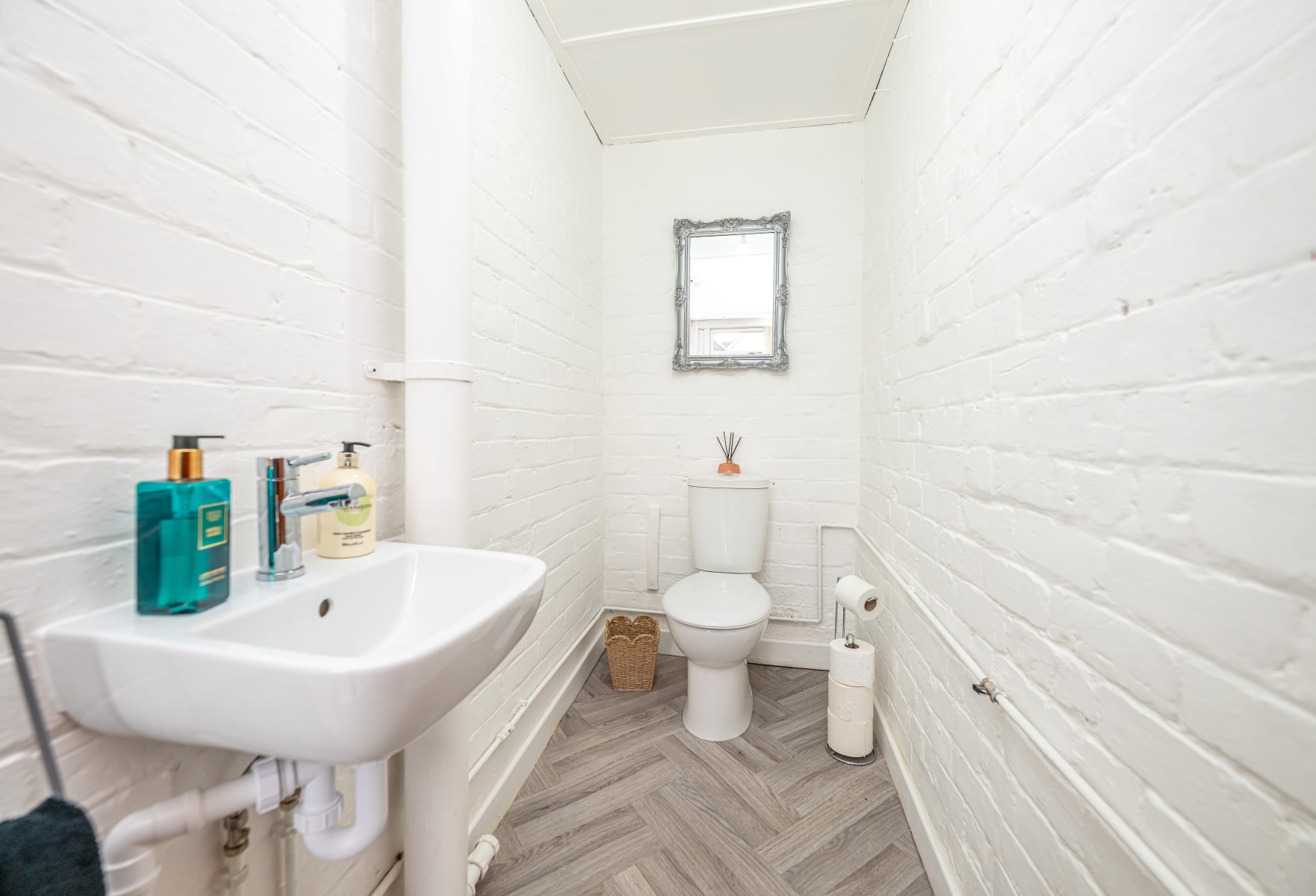 Hilton Lane, Shareshill, WV10