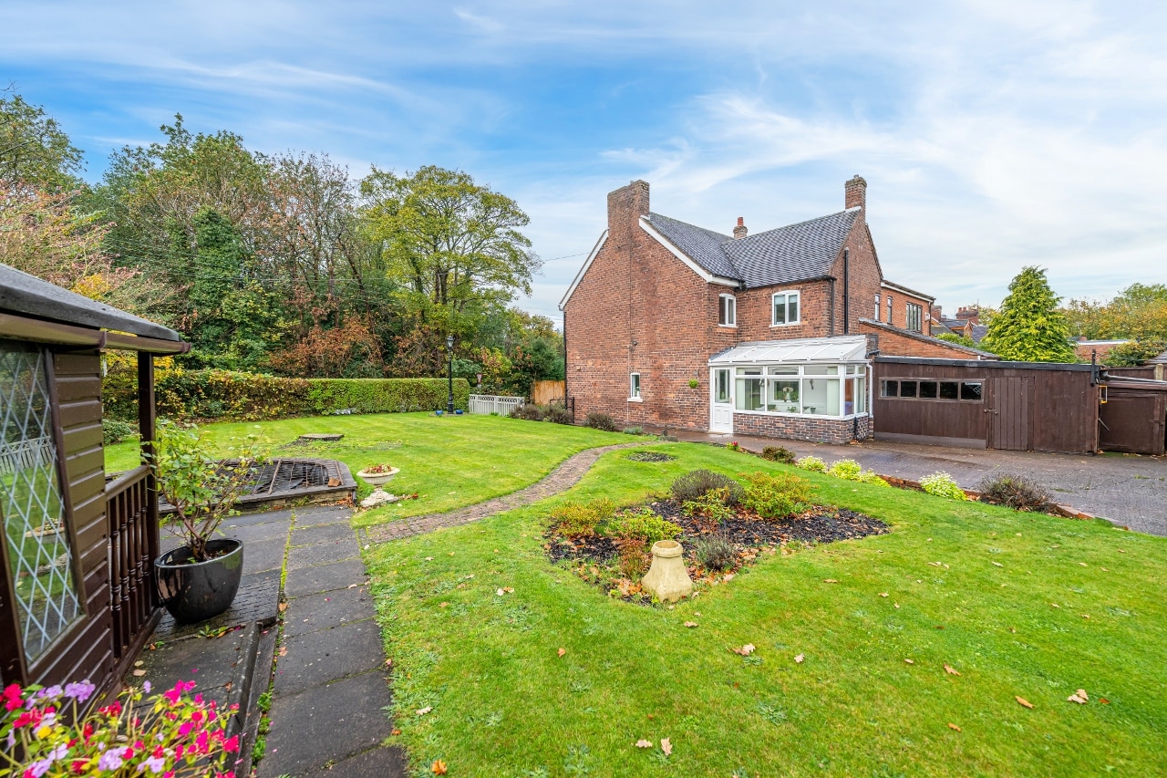 Hilton Lane, Shareshill, WV10