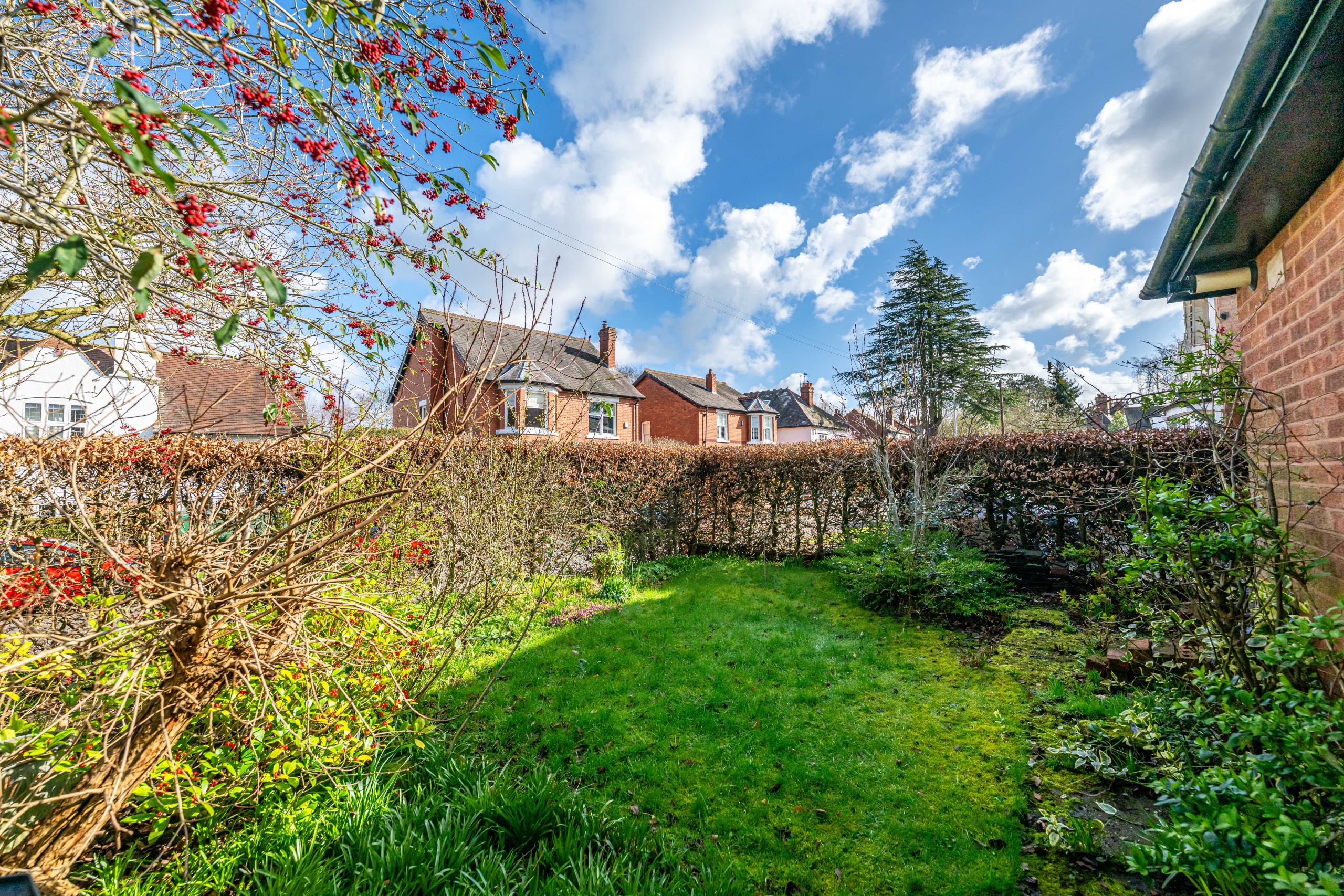 Lloyd Road, Stockwell End, WV6