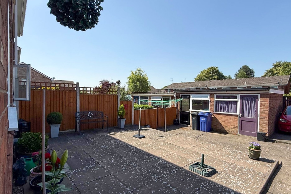 Catesby Drive, Kingswinford, DY6